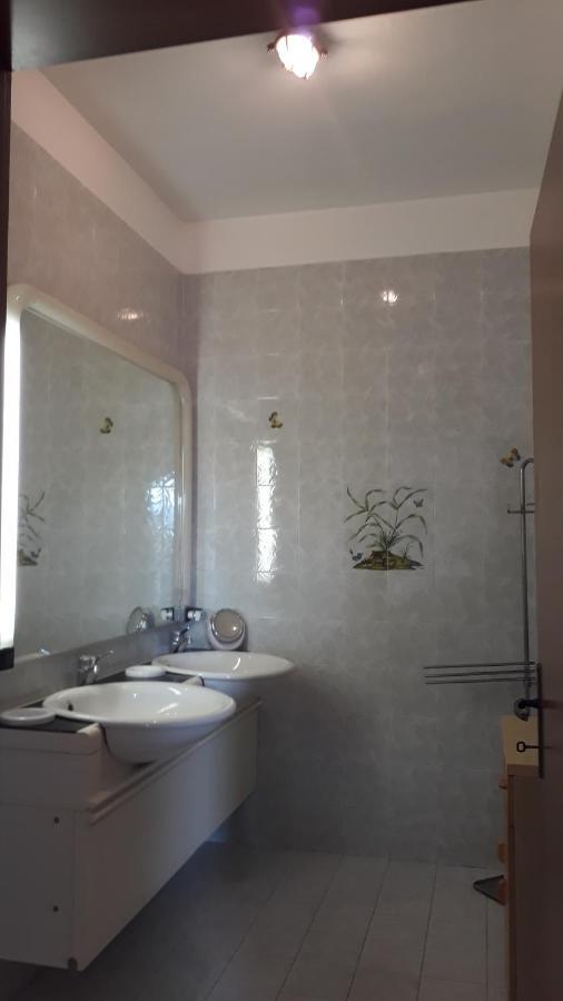Bellavista Beachfront Apartments Quercianella Zewnętrze zdjęcie